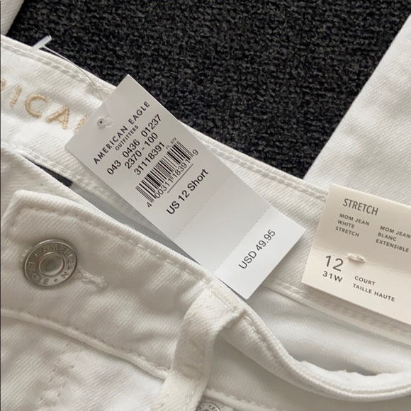 NWT American Eagle white “Mom Jean” Size 12 (31W) - Picture 3 of 4